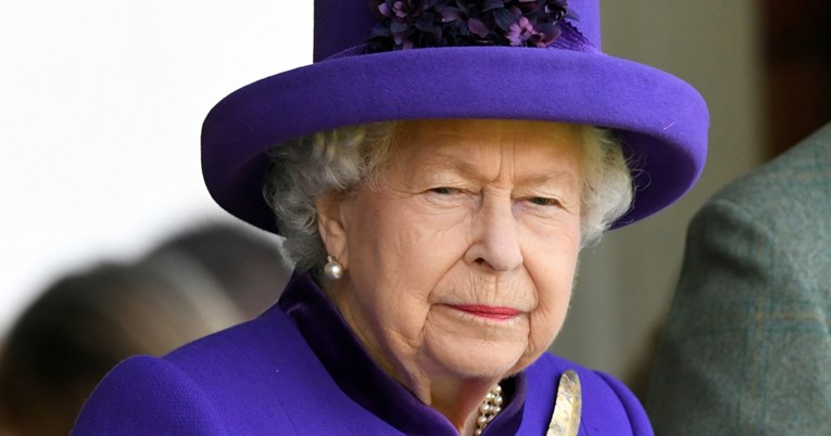 Igračka izgubljena ispred Buckinghamske palače digla je na noge i samu kraljicu